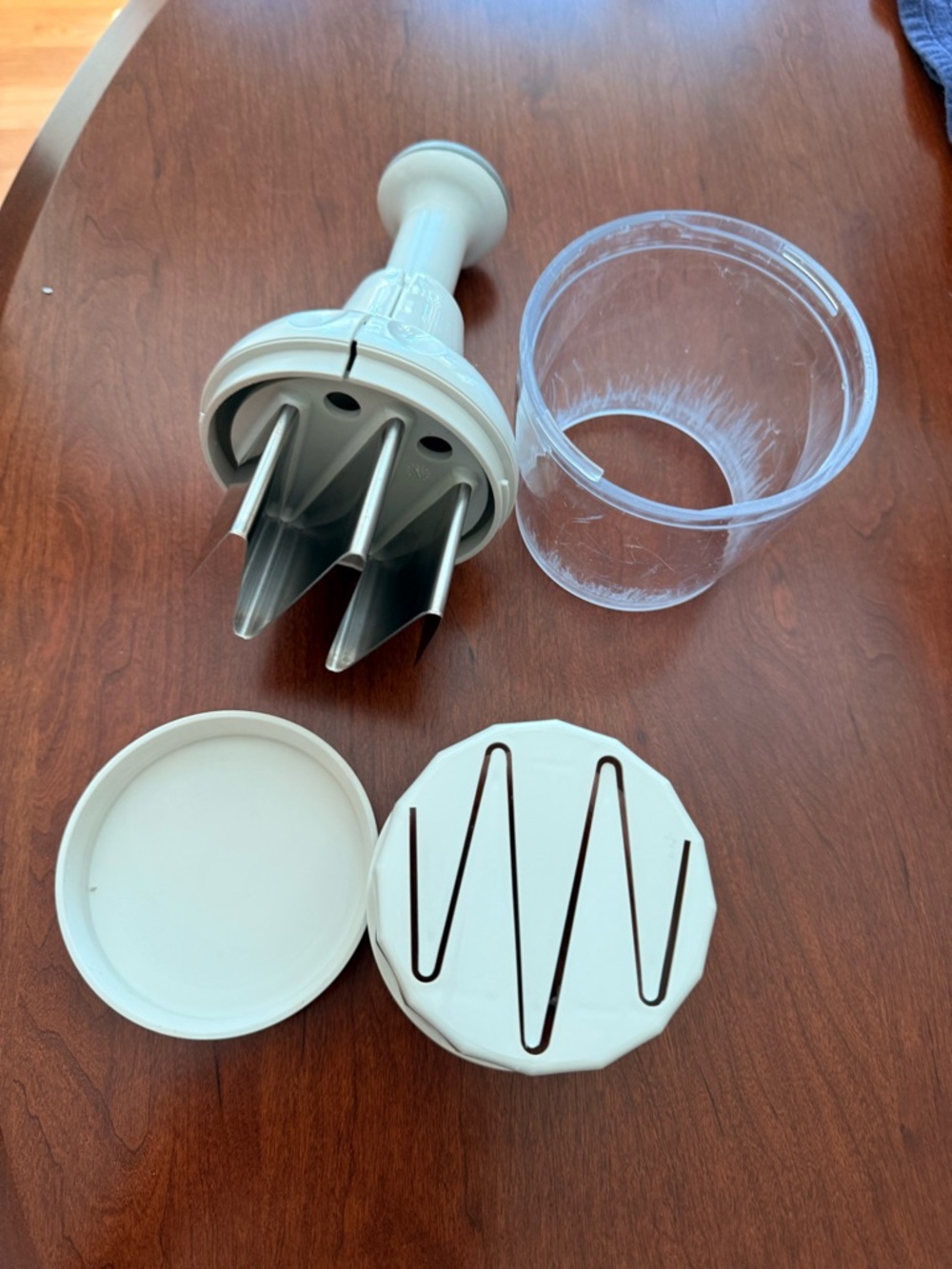 Pampered Chef White and Clear Veggie Dicer Attachment Set